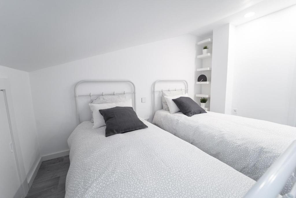 Buhardilla Comillas Beach En Primera Linea De Playa, Wifi, Netflix Eksteriør billede